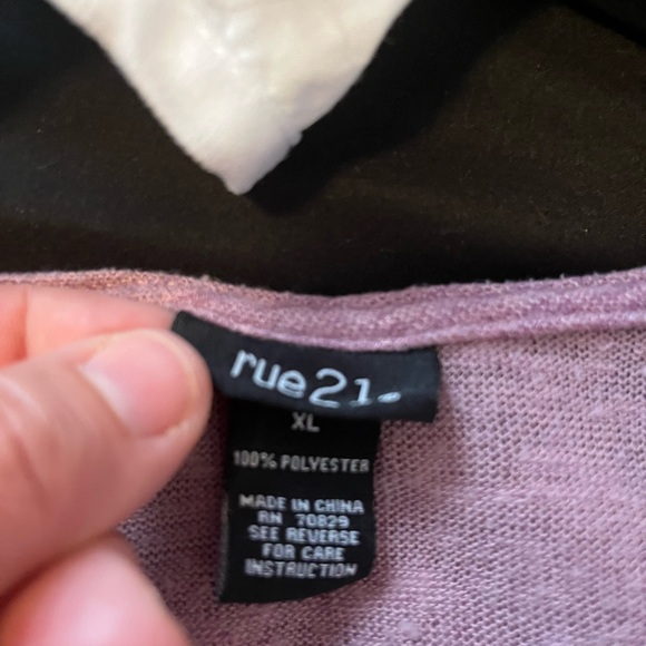 3/4 sleeve on a plum color casual shirt - Picture 4 of 4